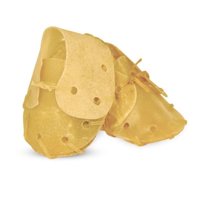 Кость Triol "Ботинок 3" 10-15г лакомство из б/ж для собак