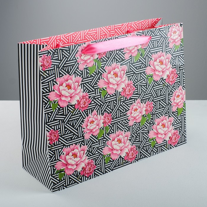 Пакет на длинной ручке «Цветочный орнамент», 35 × 27 × 12 см