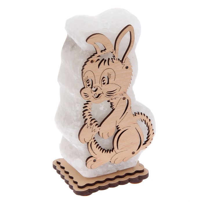 Соляной светильник "Заяц" малый 17х10х6 см, деревянный декор, цельный кристалл