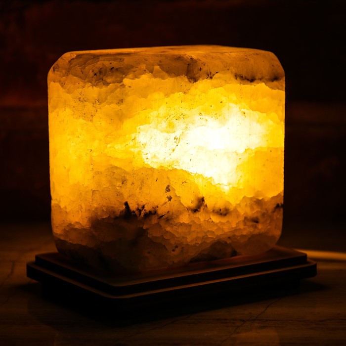 Соляной светильник "Квадратик" малый 8 х 8 х 6 см, цельный кристалл