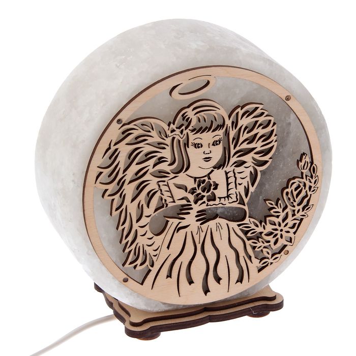 Соляной светильник "Круглый" ангел, деревянный декор, цельный кристалл