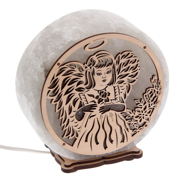 Соляной светильник "Круглый" ангел, деревянный декор, цельный кристалл