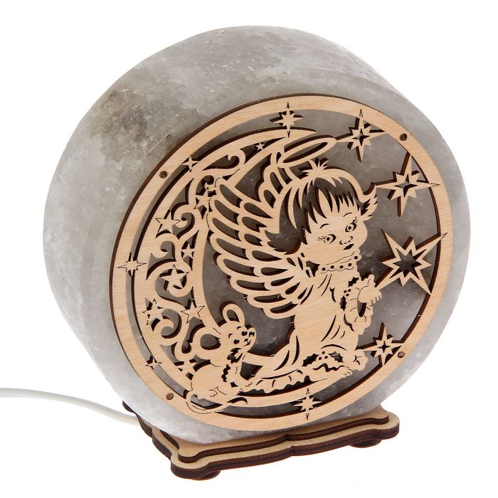 Соляной светильник "Круглый" ангел, деревянный декор, цельный кристалл