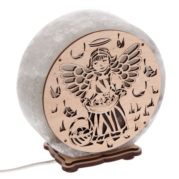 Соляной светильник "Круглый" ангел, деревянный декор, цельный кристалл