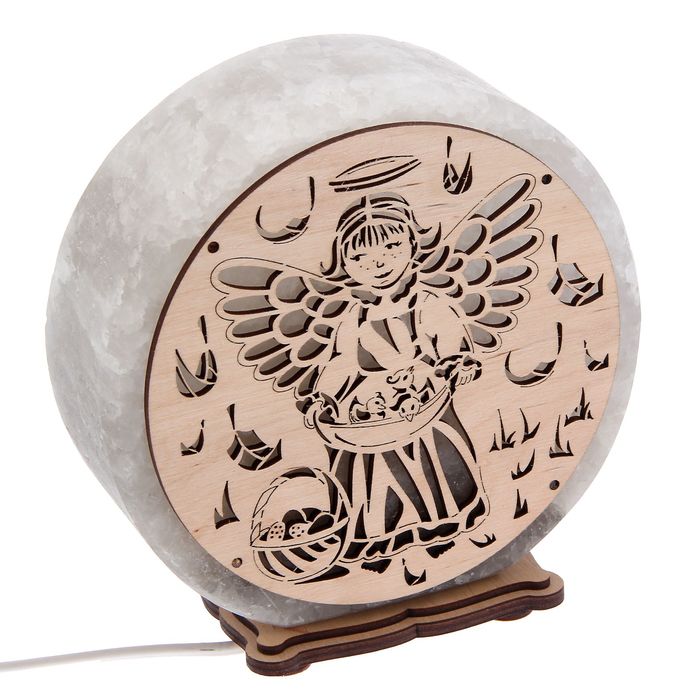 Соляной светильник "Круглый" ангел, деревянный декор, цельный кристалл