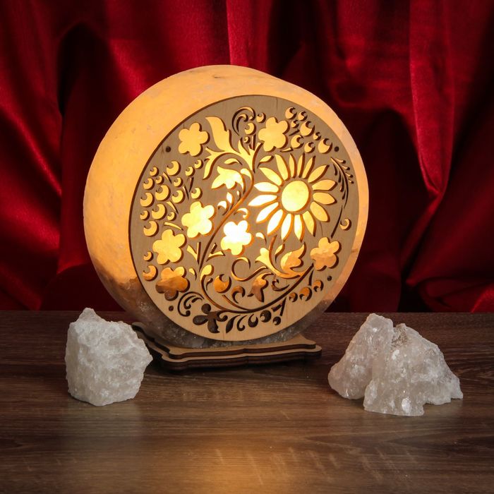 Соляной светильник "Круглый" рябина, деревянный декор, цельный кристалл