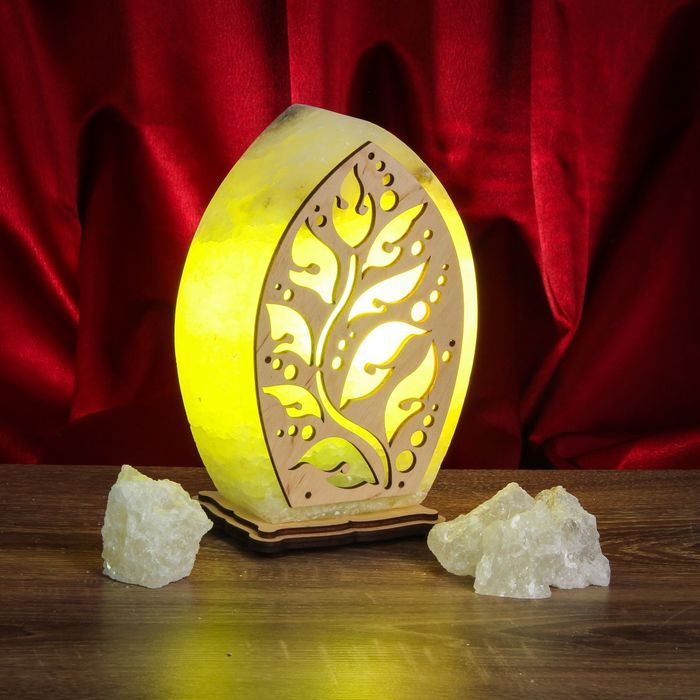 Соляной светильник "Листик" большой с узором 18х12х6 см, деревянный декор, цельный кристалл