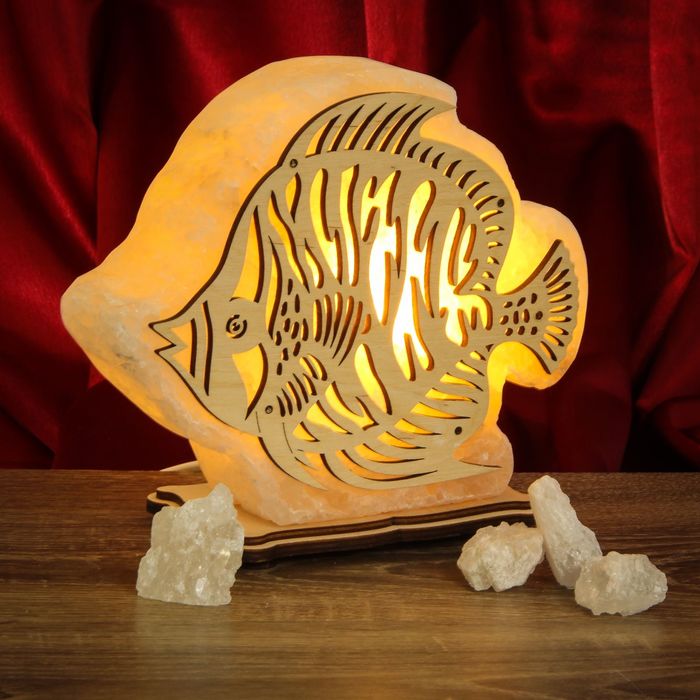 Соляной светильник "Рыба" большой 17 х 21 х 6 см, деревянный декор, цельный кристалл