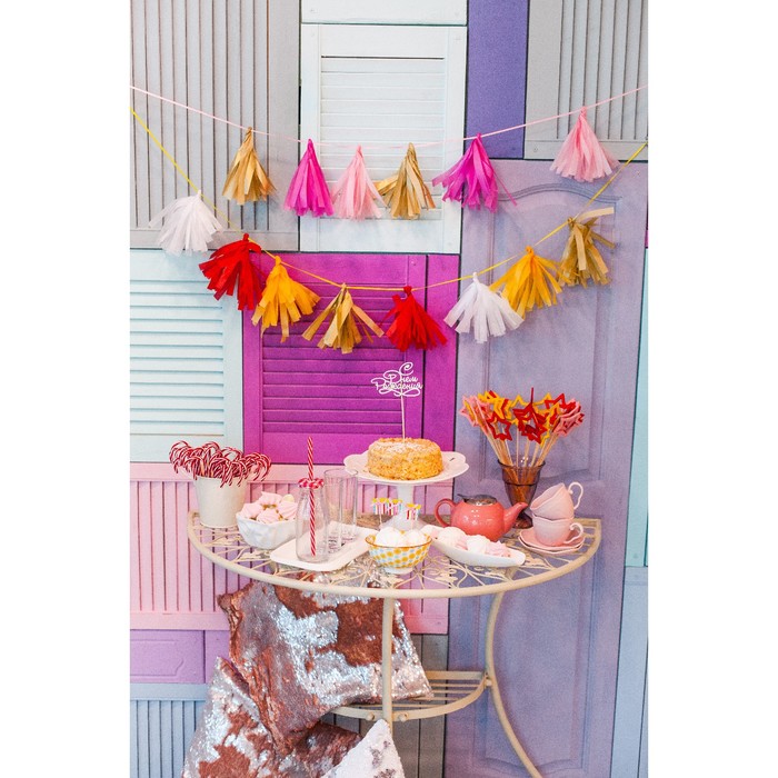 "Гирлянда праздничная из кисточек"