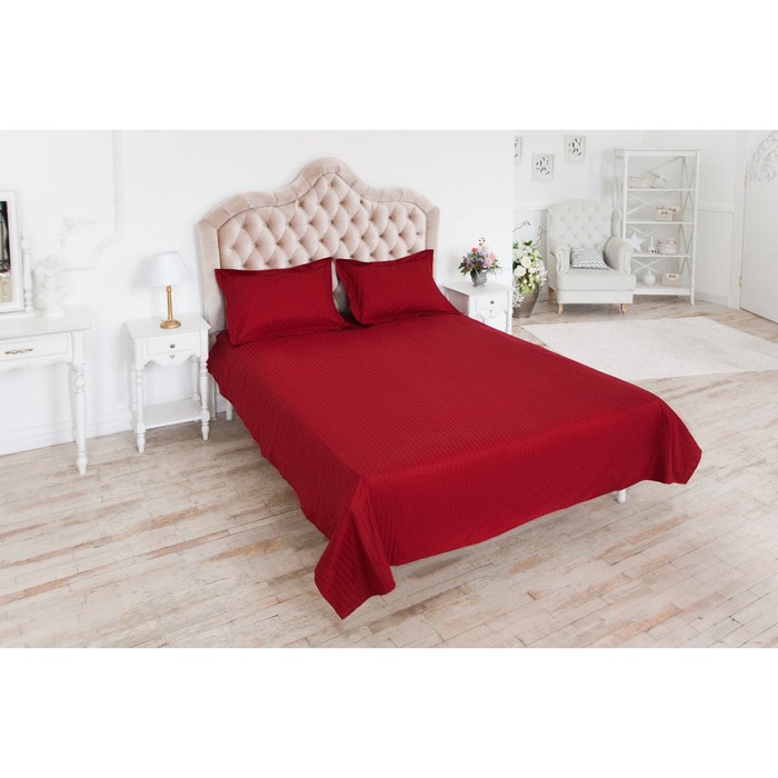 Постельное бельё 2 сп. "Этель basic" цвет бордо 180х210 см, 200х220 см, 50х70+5 см-2 шт., страйп-сатин, 135 г/м2