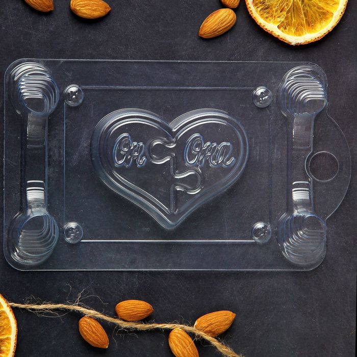 Пластиковая форма для мыла "Он и Она" 8,5х5,5х2 см