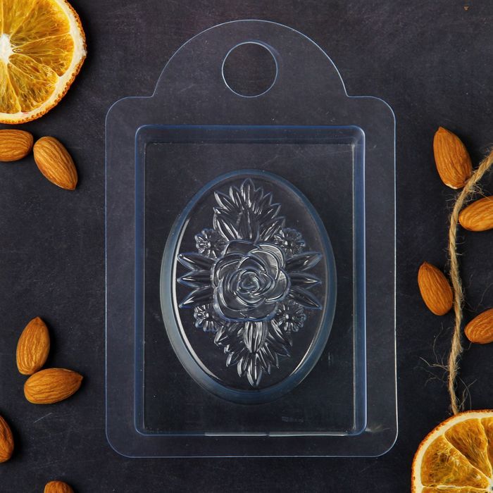 Пластиковая форма для мыла "Цветочная поляна" 9х6,5х2 см