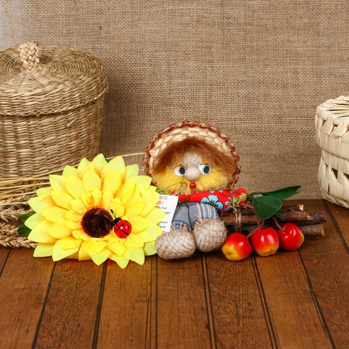 Оберег «Домовой Денежник», на качели