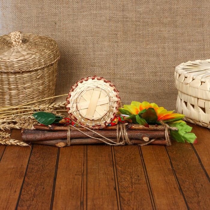 Оберег «Домовой Денежник», на качели