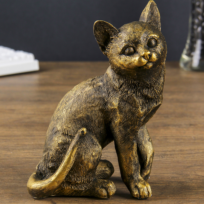 Сувенир полистоун под золото "Кошечка Маркиза" 17,5х10х12 см