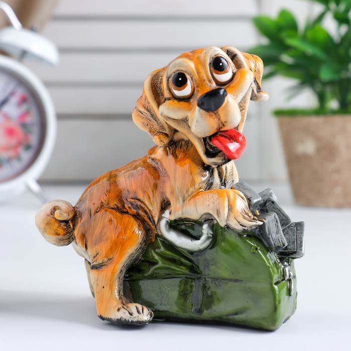 Копилка полистоун "Весёлый щенок Снуппи с чемоданом денег" 14х7,5х13 см