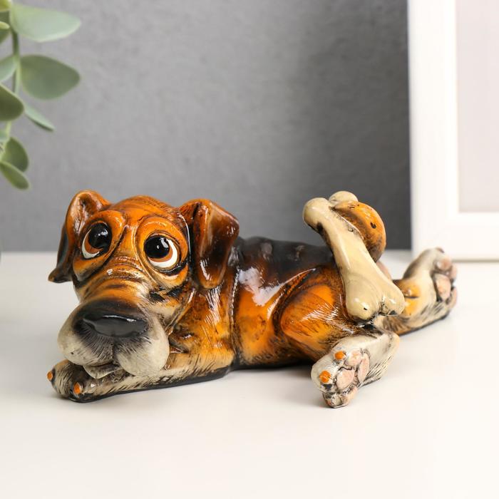 Сувенир полистоун "Пёс Феликс с косточкой" 9,8х10х11,5 см