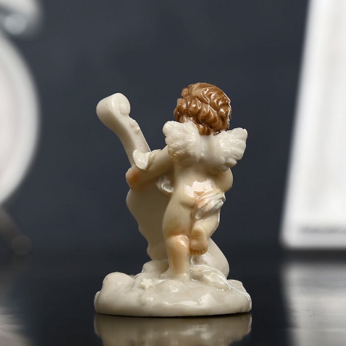 Сувенир полистоун "Ангелочек-купидон с контрабасом" лак 6х3,9х4,2 см