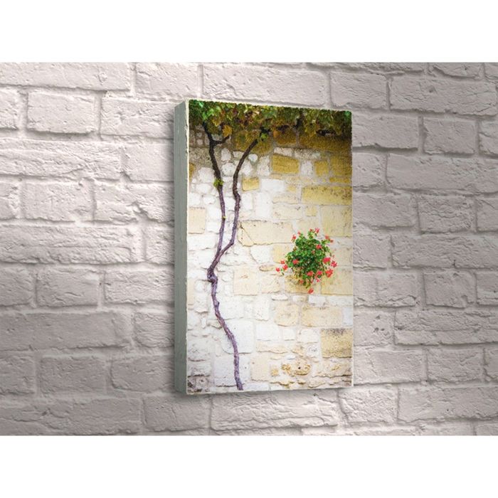 Картина "Каменная стена с цветущим деревом"