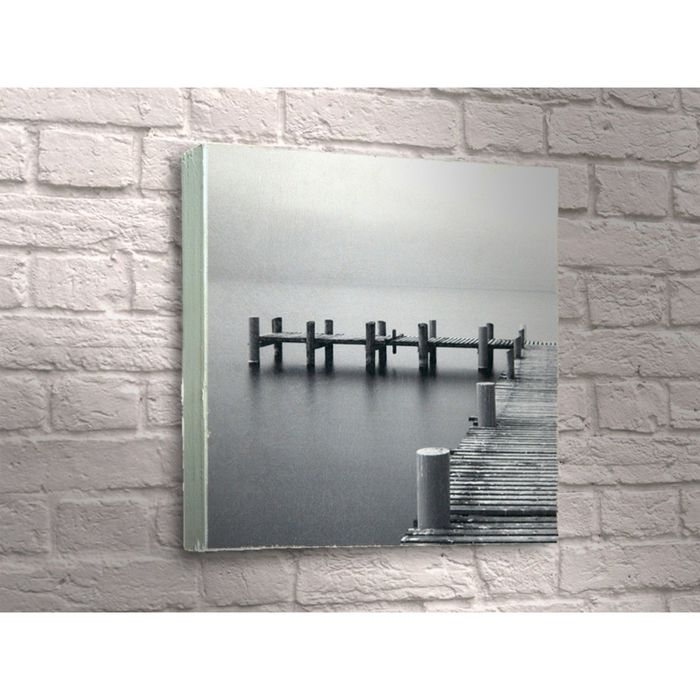 Картина "Серый деревянный мост в море"