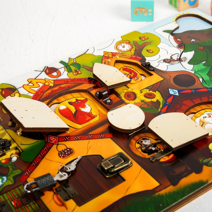 Бизиборд "Теремок", 7 замков