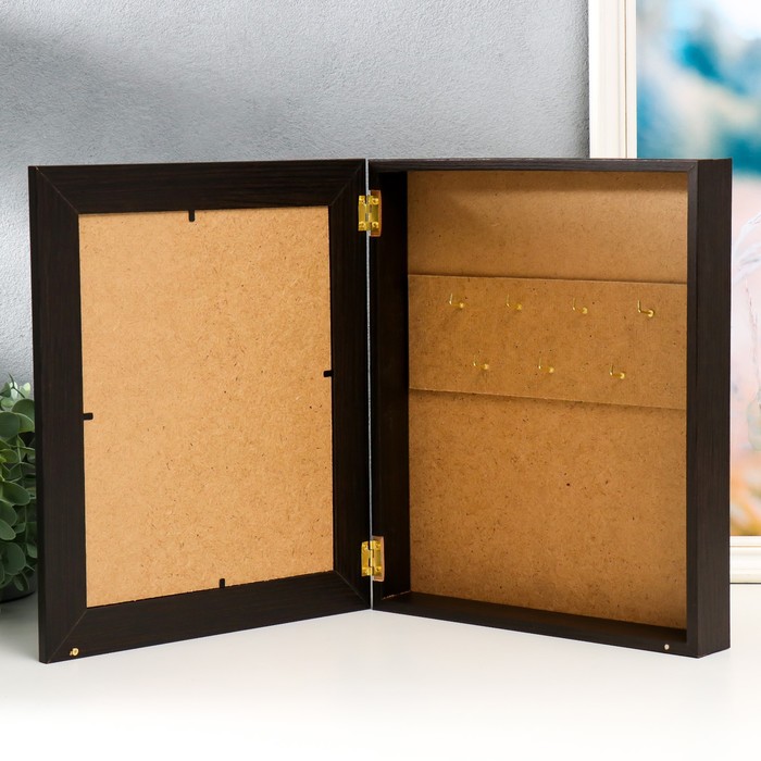 Ключница "Женщина с зонтом" венге 24х29х4 см