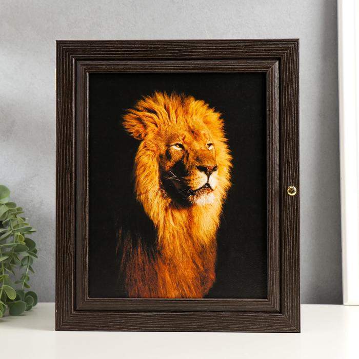 Ключница "Король зверей" венге 24х29х5 см