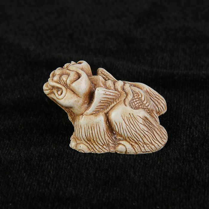 Нэцкэ «Карасиси фо»