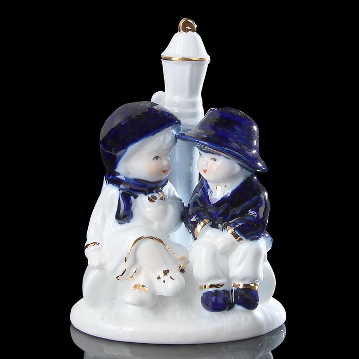 Сувенир «Дети у фонаря», 10х6,5х14 см, фарфор