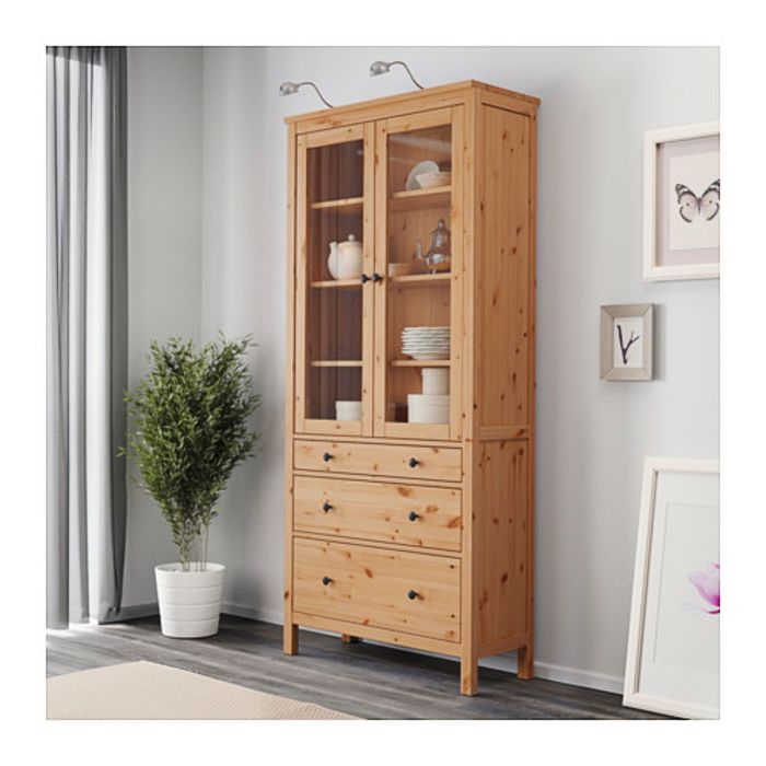 Шкаф-витрина с 3 ящиками, цвет светло-коричневый ХЕМНЭС