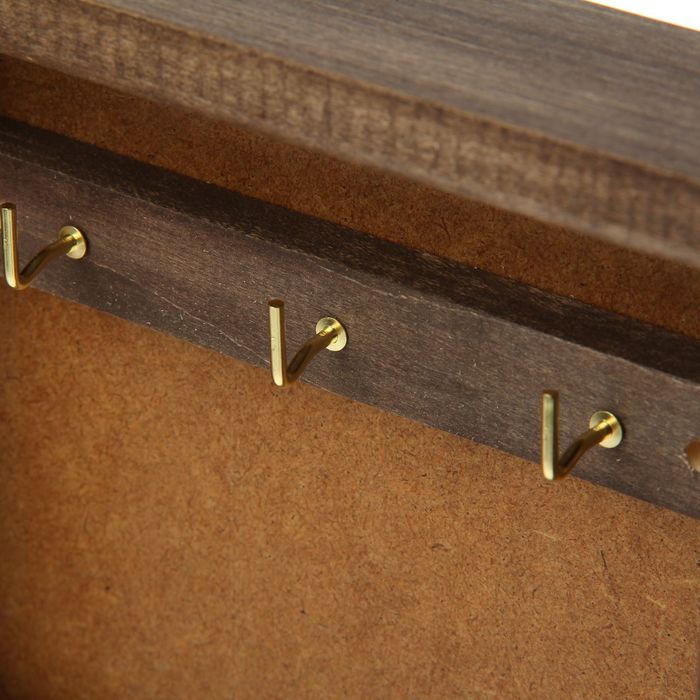 Ключница дерево "Конь и стрелы" вставка кожа 29х19х6 см