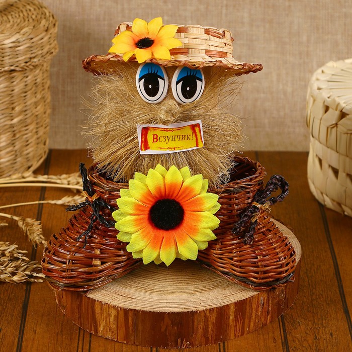 Оберег «Домовой в ботинках», 16х9х18 см