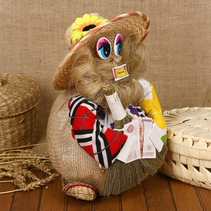 Сувенир «Домовой в лаптях», с метёлочкой, 19х18х30 см