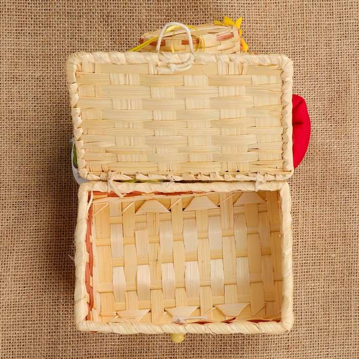 Сувенир «Домовой», на сундуке, 16х12х18 см