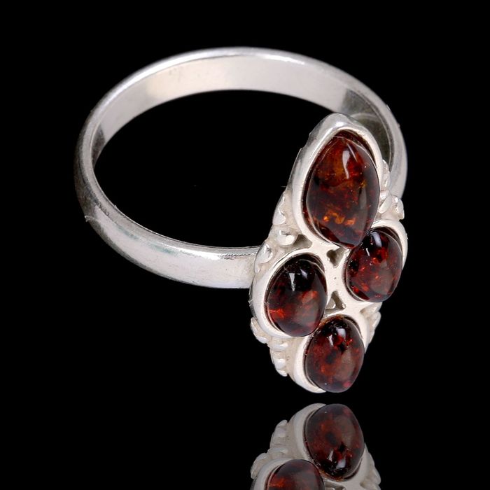 Кольцо посеребрение"Янтарь" 4 овала, цвет жжёного янтаря, 18,5 р-р