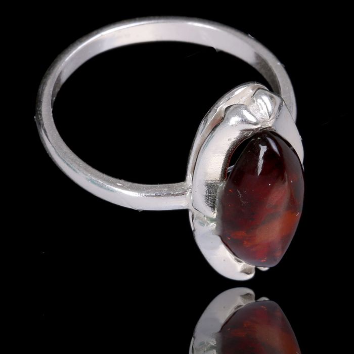 Кольцо посеребрение "Янтарь" кабошон в оправе, 17,5 р-р