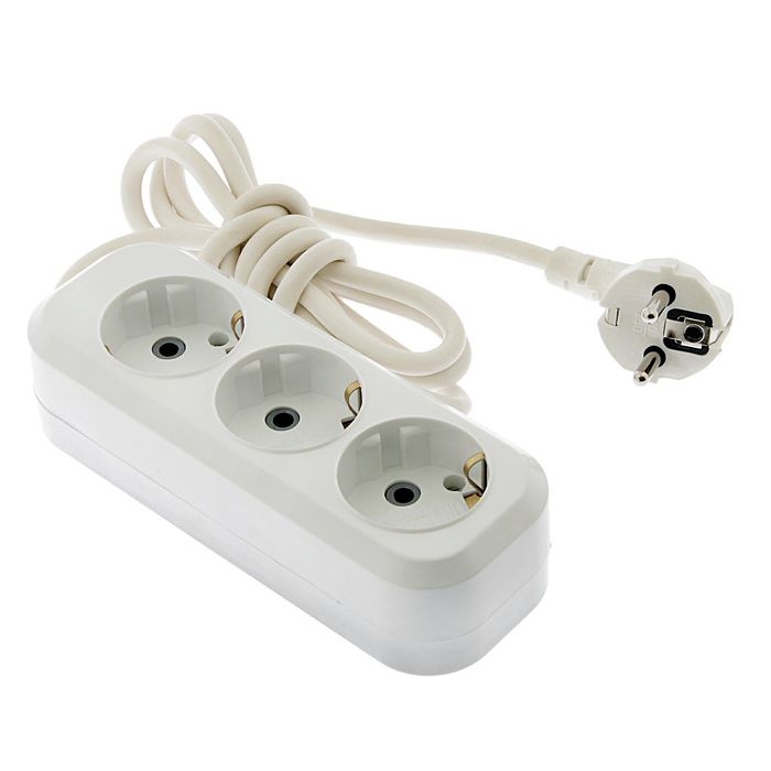 Удлинитель TUNDRA, 3 розетки, 1.7 м, 16 А, ПВС 3х0.75, с з/к, ГОСТ