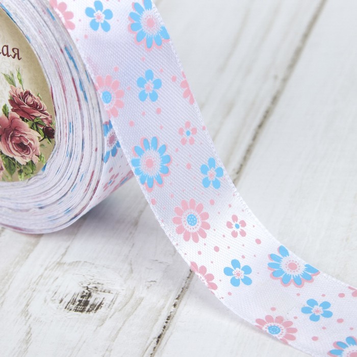 Лента атласная "Ромашки", 25мм, 23±1м, №001, цвет белый