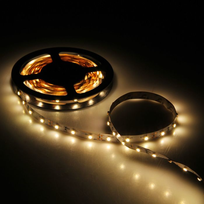 Светодиодная лента Volpe, 5м, IP20, 3528-60LED, 4,8Вт, теплый белый свет, самоклеящаяся
