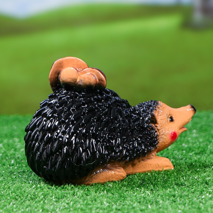 Садовая фигура "Еж с коричневым грибом" 19x13 см