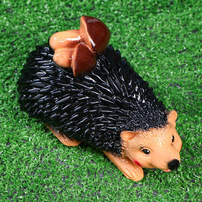 Садовая фигура "Еж с коричневым грибом" 19x13 см