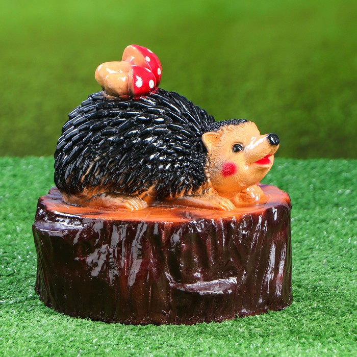 Садовая фигура "Еж с мухомором на пне" 21x20 см