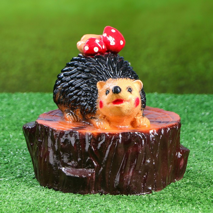 Садовая фигура "Еж с мухомором на пне" 21x20 см