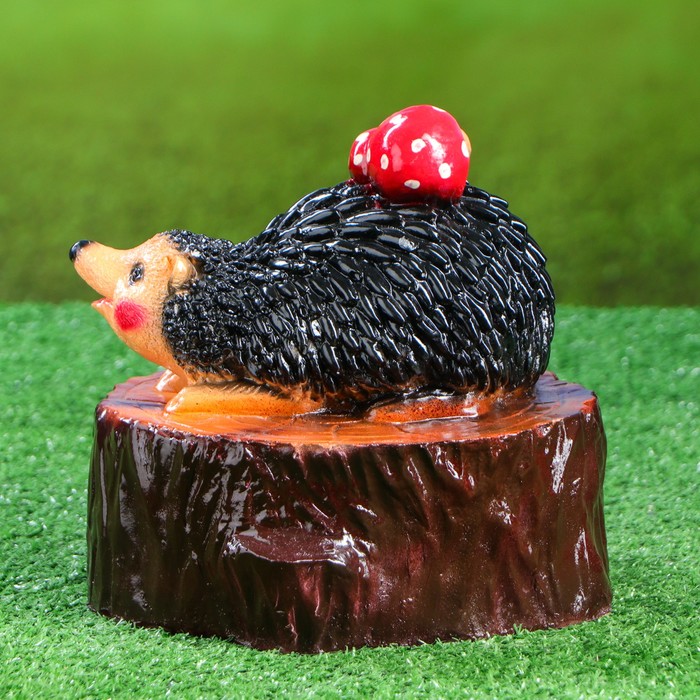 Садовая фигура "Еж с мухомором на пне" 21x20 см