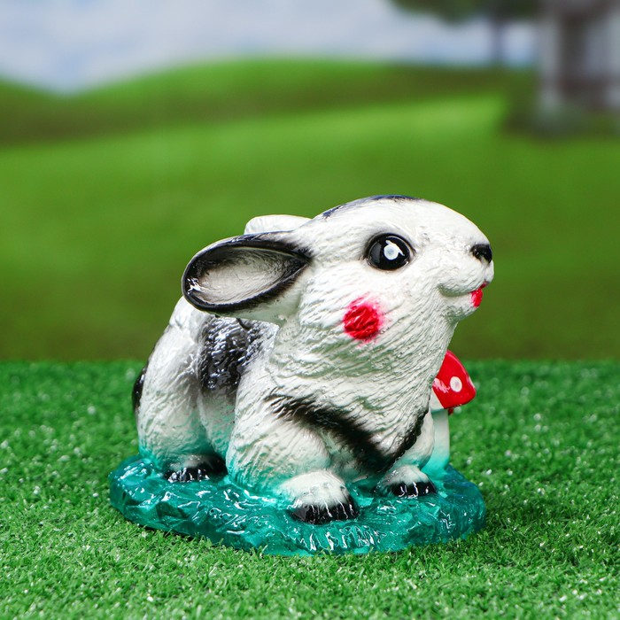 Садовая фигура "Заяц на поляне" 19x13 см