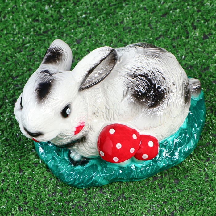 Садовая фигура "Заяц на поляне" 19x13 см