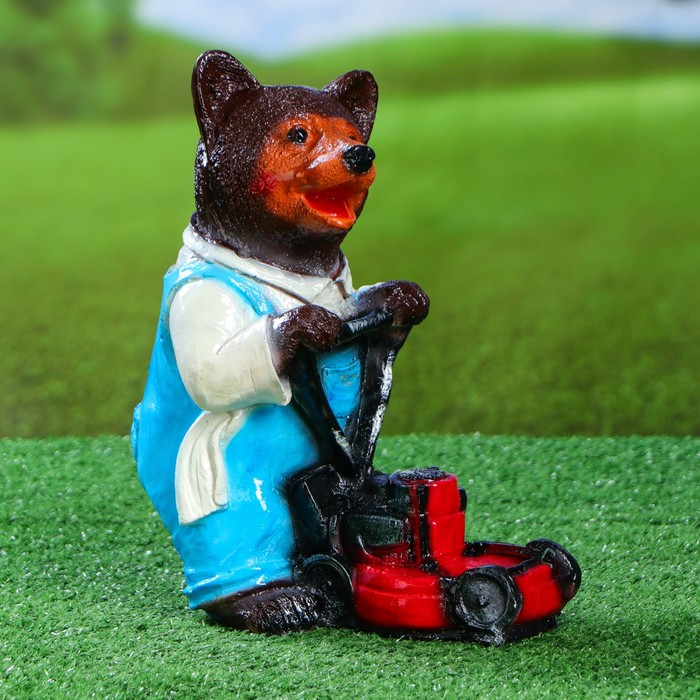 Садовая фигура "Медведь с газонокосилкой" 20*30 см