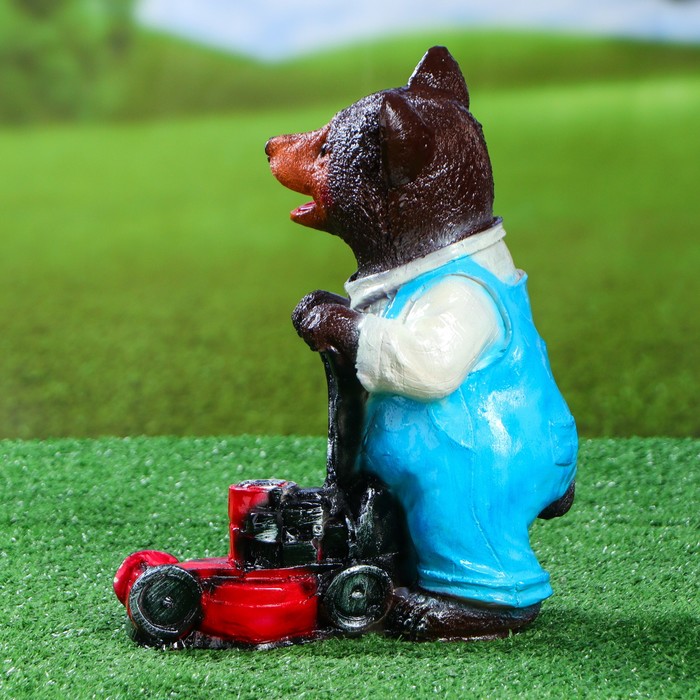 Садовая фигура "Медведь с газонокосилкой" 20*30 см