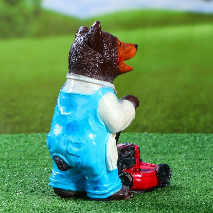 Садовая фигура "Медведь с газонокосилкой" 20*30 см