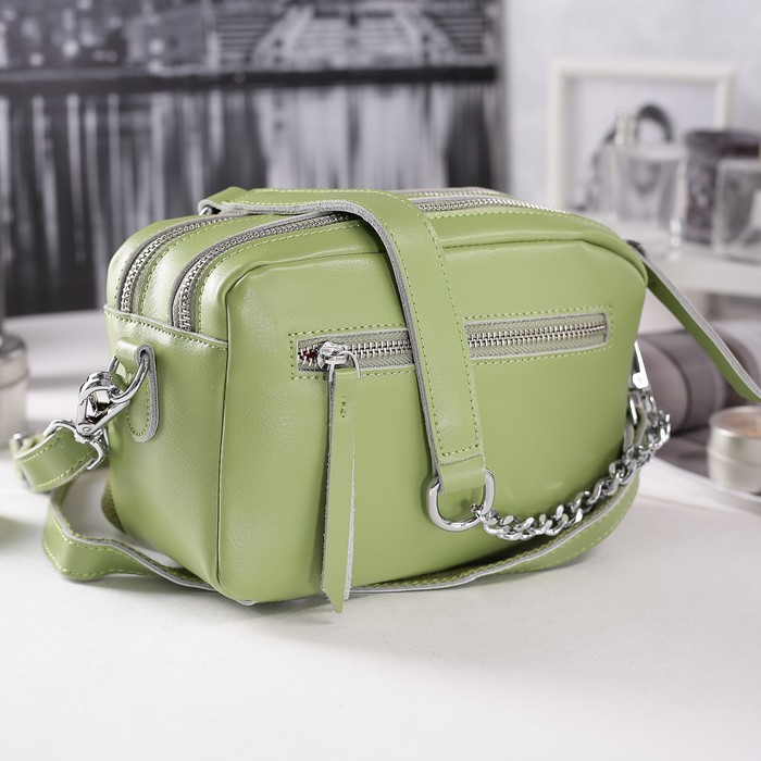 Сумка женская на молнии, 2 отдела, 2 наружных кармана, длинный ремень, цвет зелёный
